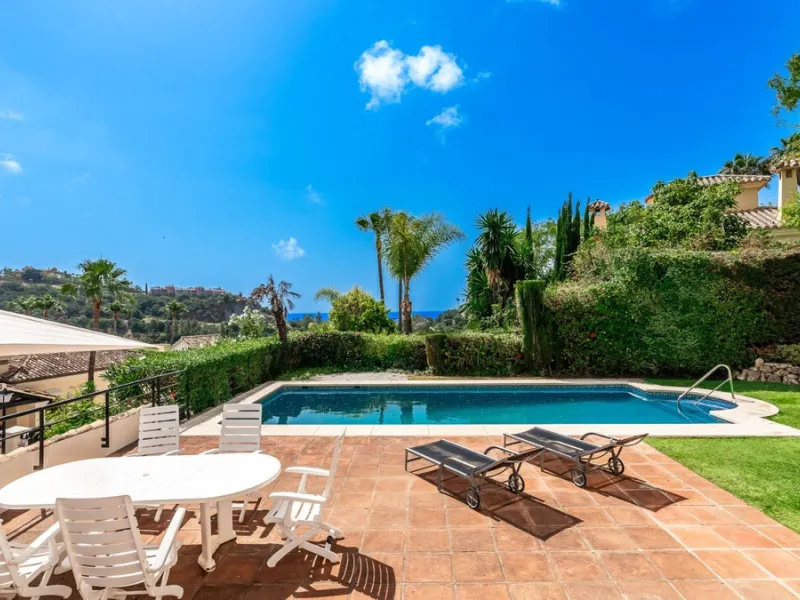 Don't miss out on this amazing opportunity to own a unique villa in the prestigious Los Arqueros Golf community! Villa Sunrise is waiting for you to make it your dream home with just a little investment.