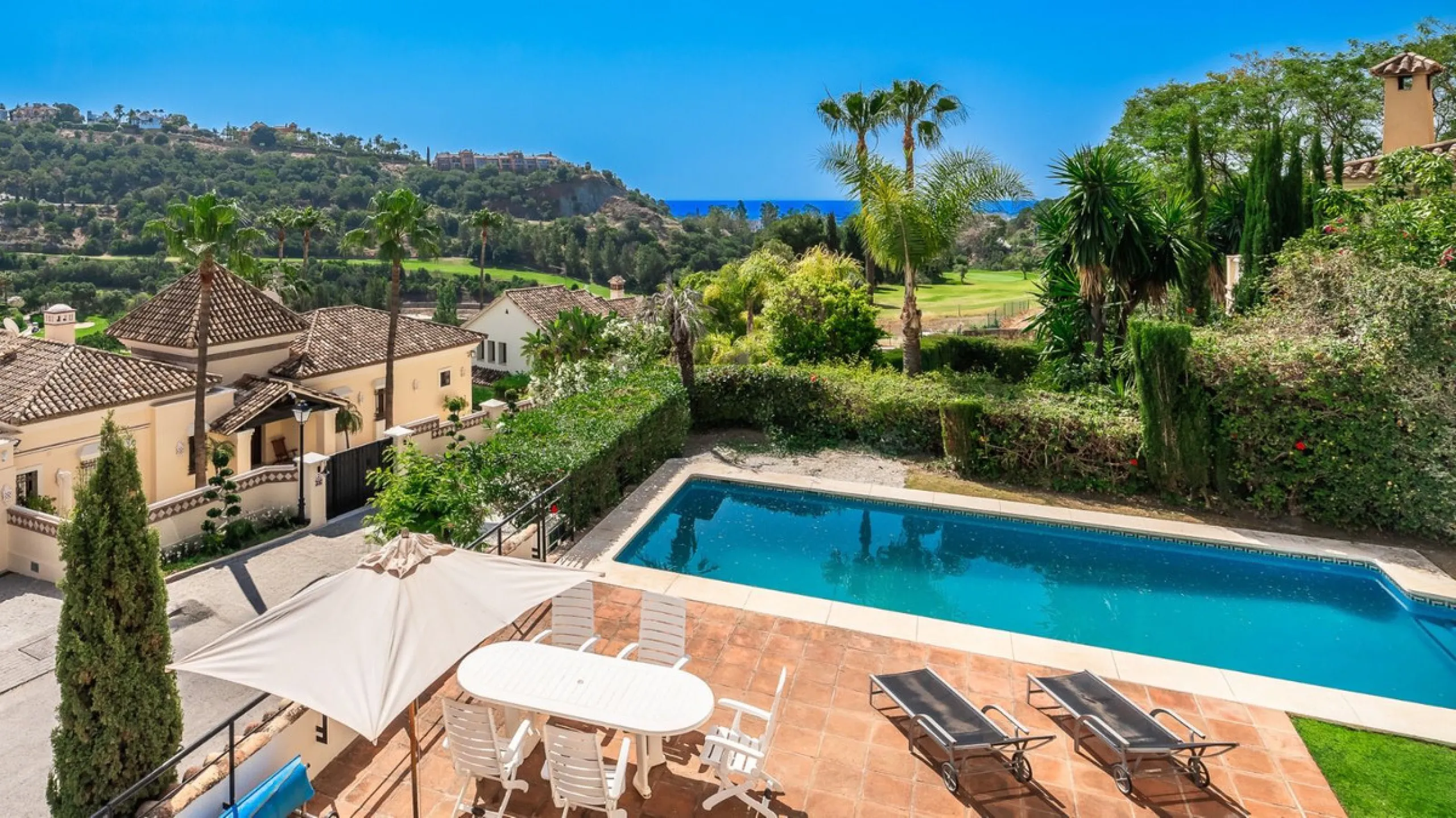 Don't miss out on this amazing opportunity to own a unique villa in the prestigious Los Arqueros Golf community! Villa Sunrise is waiting for you to make it your dream home with just a little investment.