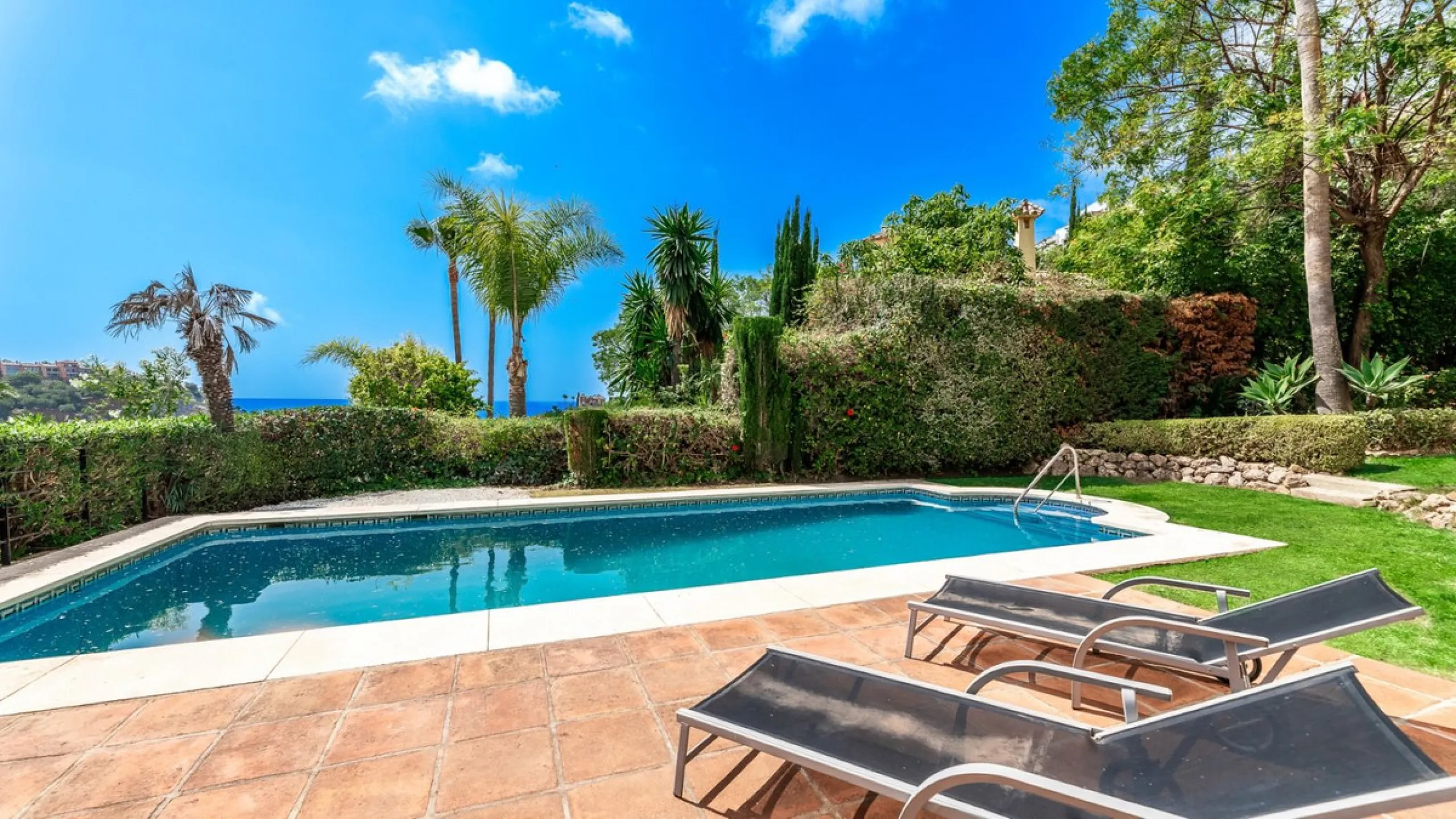 Don't miss out on this amazing opportunity to own a unique villa in the prestigious Los Arqueros Golf community! Villa Sunrise is waiting for you to make it your dream home with just a little investment.
