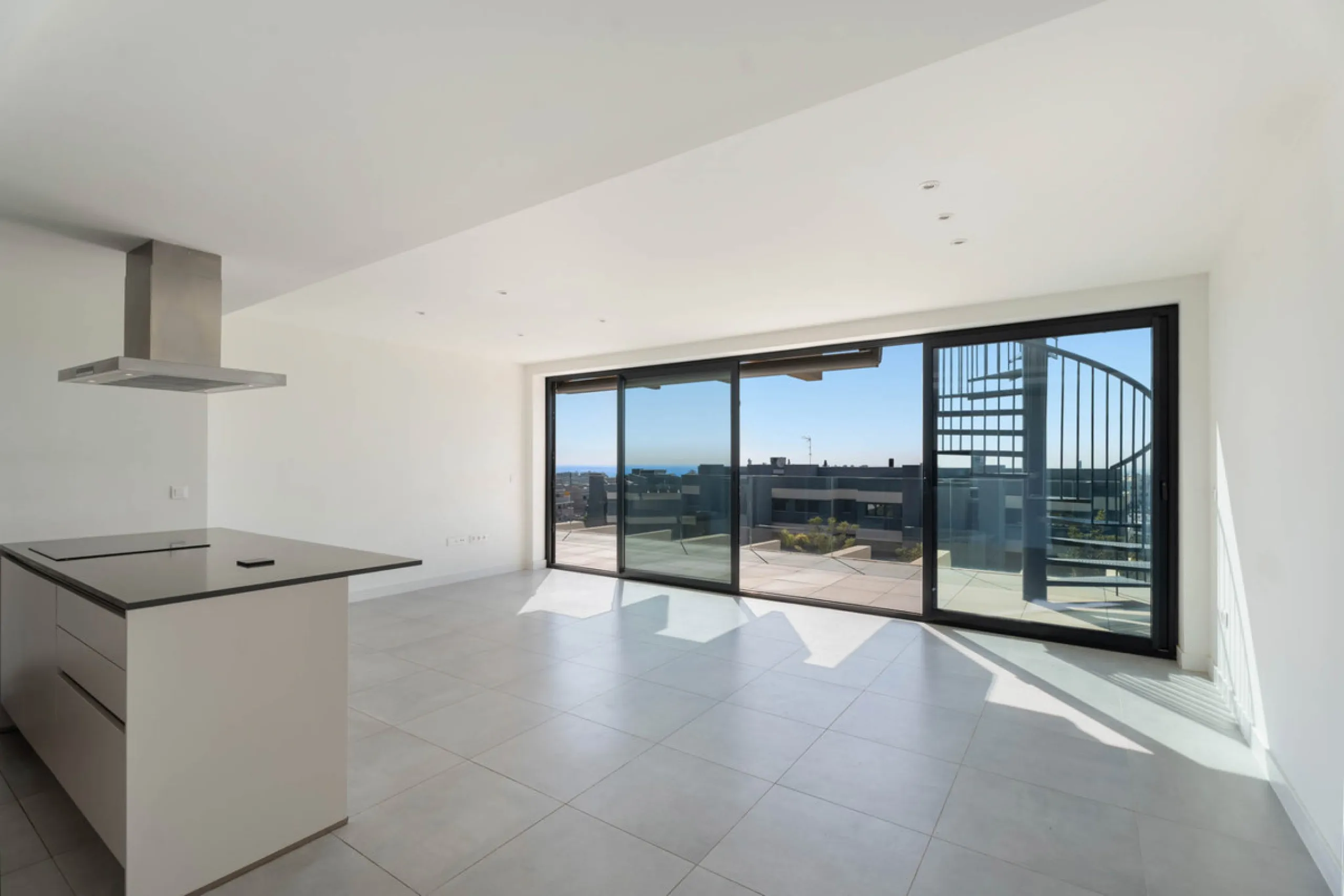 Apartment - Penthouse в продаже в Estepona, Málaga. В доме 3 спален и 2 ванных комнат. Площадь дома 195 м²
