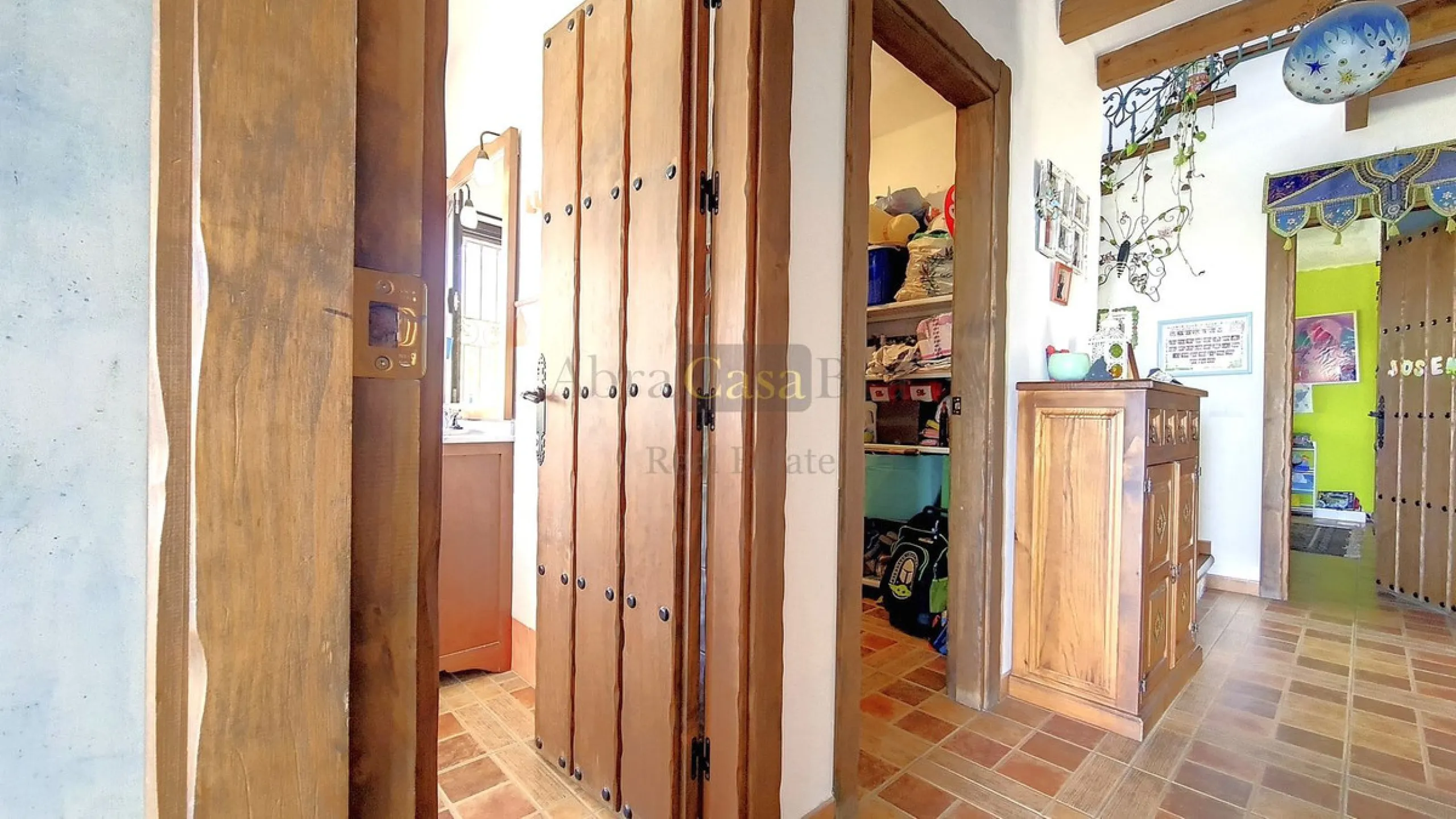 House - Detached Villa в продаже в Canillas de Albaida, Málaga. В доме 4 спален и 2 ванных комнат. Площадь дома 331 м². Площадь участка 8750 м²