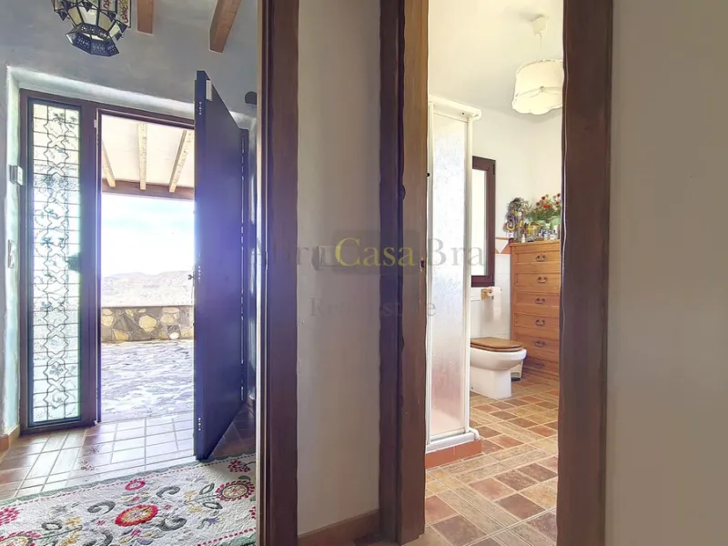 House - Detached Villa в продаже в Canillas de Albaida, Málaga. В доме 4 спален и 2 ванных комнат. Площадь дома 331 м². Площадь участка 8750 м²