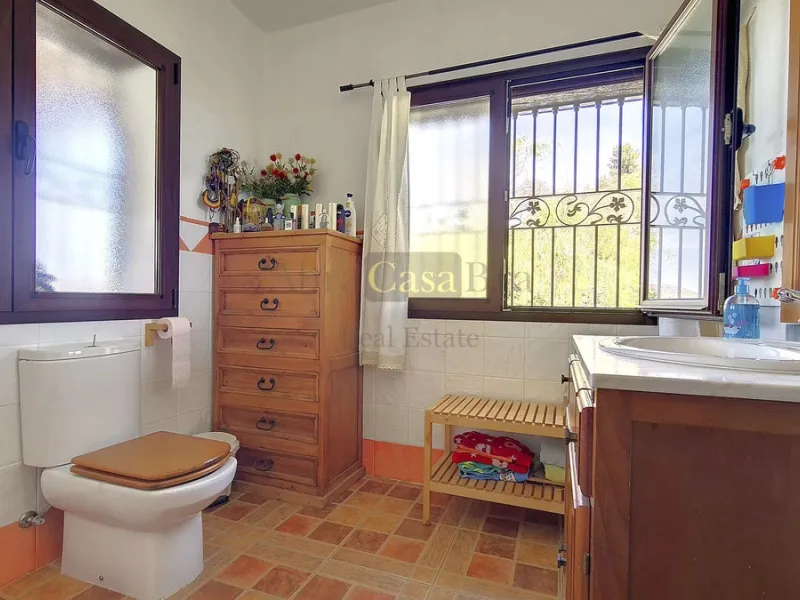 House - Detached Villa в продаже в Canillas de Albaida, Málaga. В доме 4 спален и 2 ванных комнат. Площадь дома 331 м². Площадь участка 8750 м²