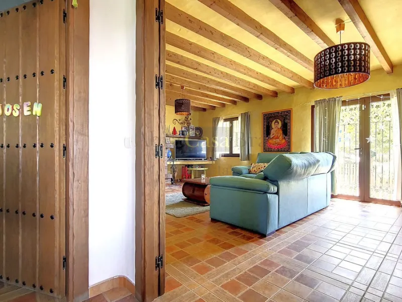 House - Detached Villa в продаже в Canillas de Albaida, Málaga. В доме 4 спален и 2 ванных комнат. Площадь дома 331 м². Площадь участка 8750 м²