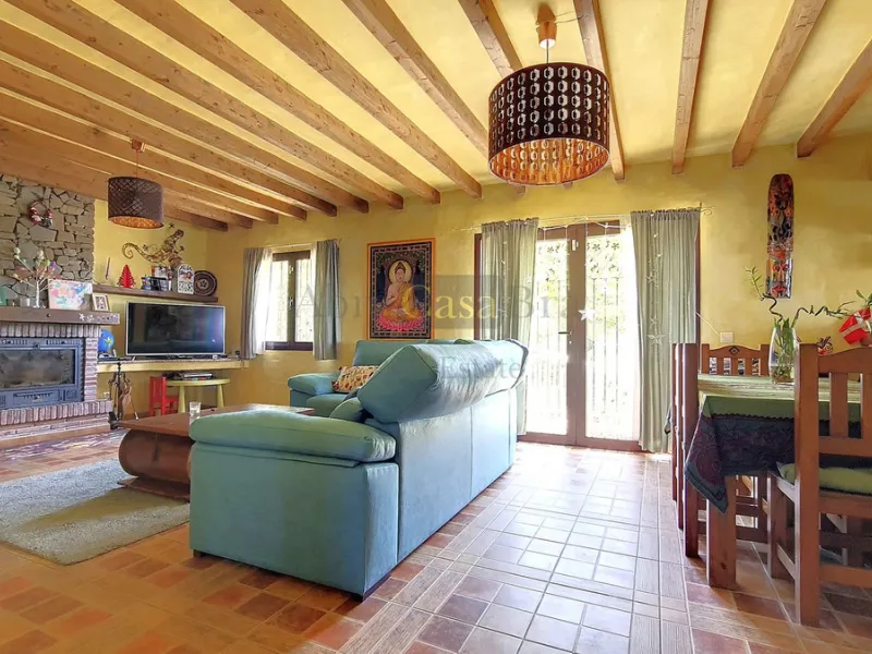 House - Detached Villa в продаже в Canillas de Albaida, Málaga. В доме 4 спален и 2 ванных комнат. Площадь дома 331 м². Площадь участка 8750 м²