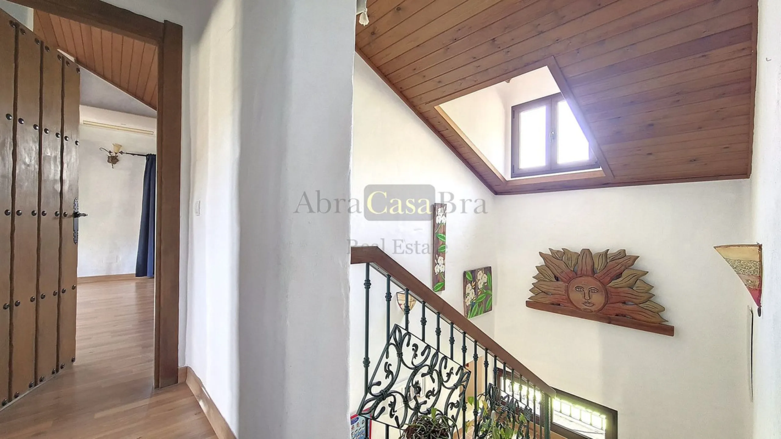House - Detached Villa в продаже в Canillas de Albaida, Málaga. В доме 4 спален и 2 ванных комнат. Площадь дома 331 м². Площадь участка 8750 м²