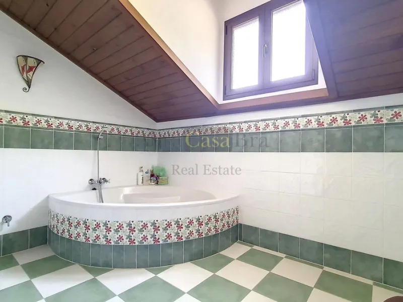 House - Detached Villa в продаже в Canillas de Albaida, Málaga. В доме 4 спален и 2 ванных комнат. Площадь дома 331 м². Площадь участка 8750 м²