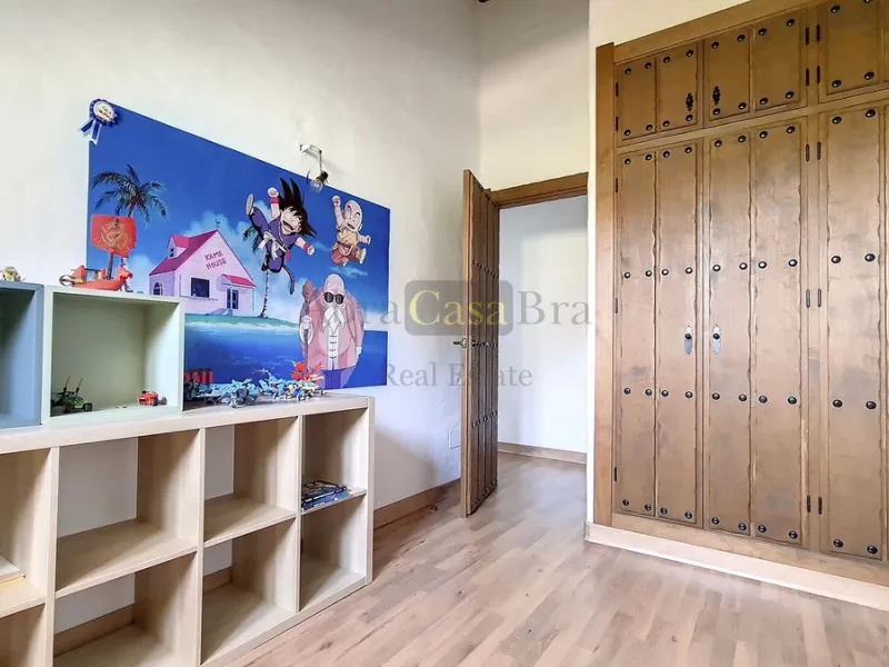 House - Detached Villa в продаже в Canillas de Albaida, Málaga. В доме 4 спален и 2 ванных комнат. Площадь дома 331 м². Площадь участка 8750 м²