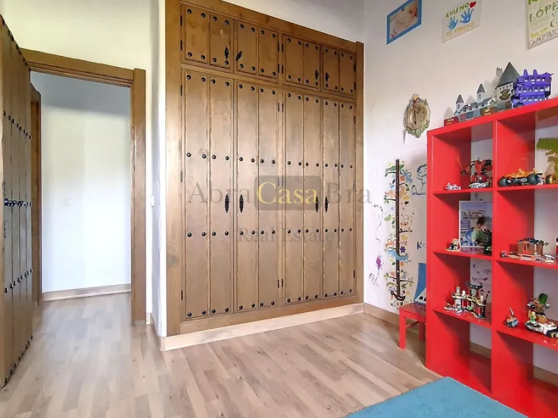 House - Detached Villa в продаже в Canillas de Albaida, Málaga. В доме 4 спален и 2 ванных комнат. Площадь дома 331 м². Площадь участка 8750 м²
