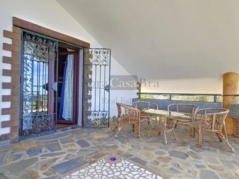 House - Detached Villa в продаже в Canillas de Albaida, Málaga. В доме 4 спален и 2 ванных комнат. Площадь дома 331 м². Площадь участка 8750 м²