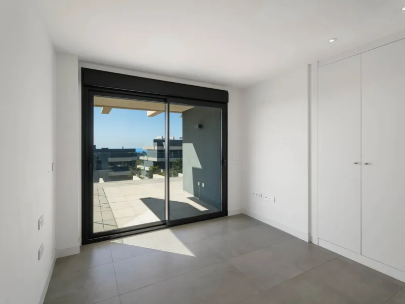 Apartment - Penthouse в продаже в Estepona, Málaga. В доме 3 спален и 2 ванных комнат. Площадь дома 195 м²
