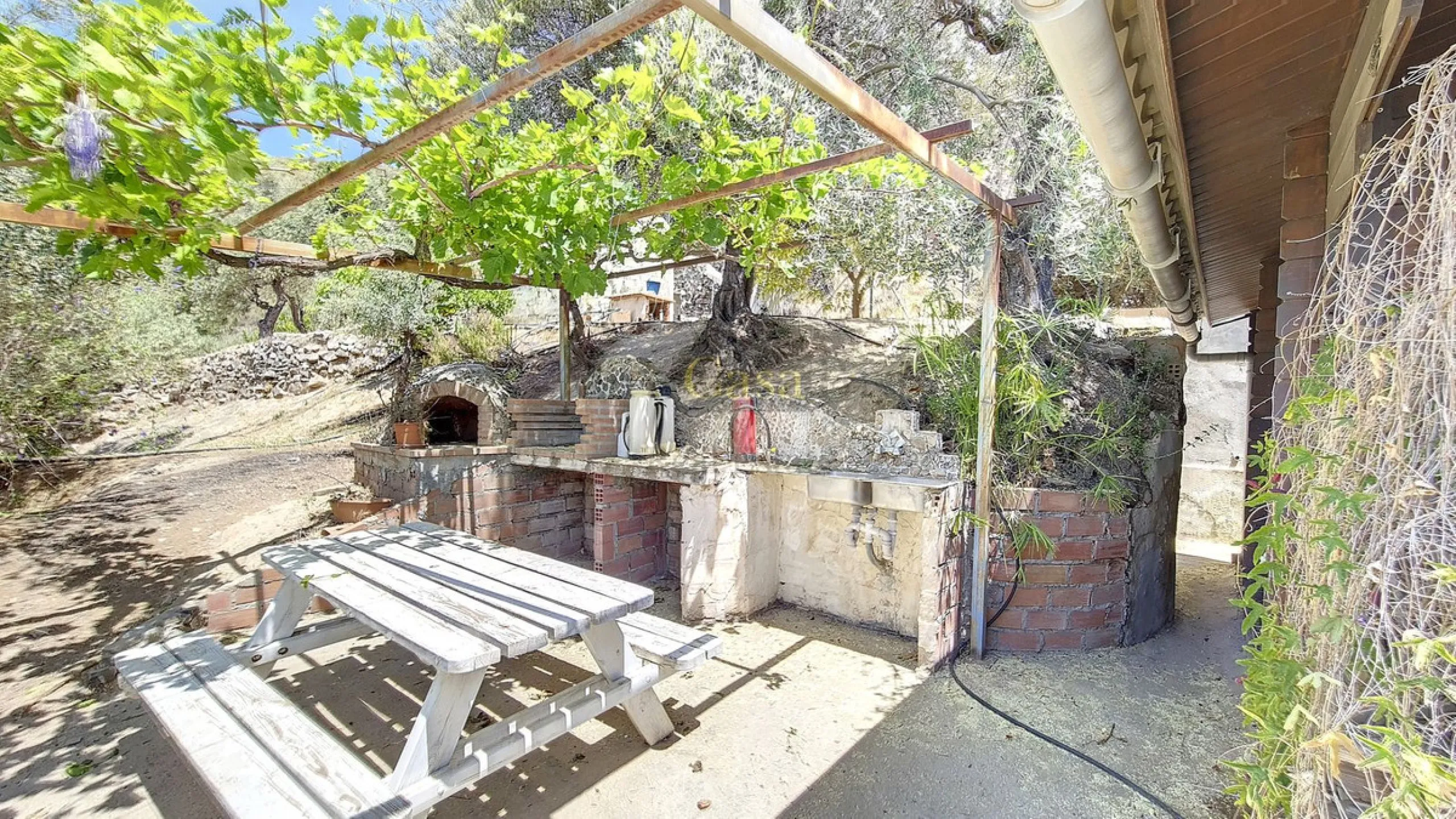 House - Detached Villa в продаже в Canillas de Albaida, Málaga. В доме 4 спален и 2 ванных комнат. Площадь дома 331 м². Площадь участка 8750 м²
