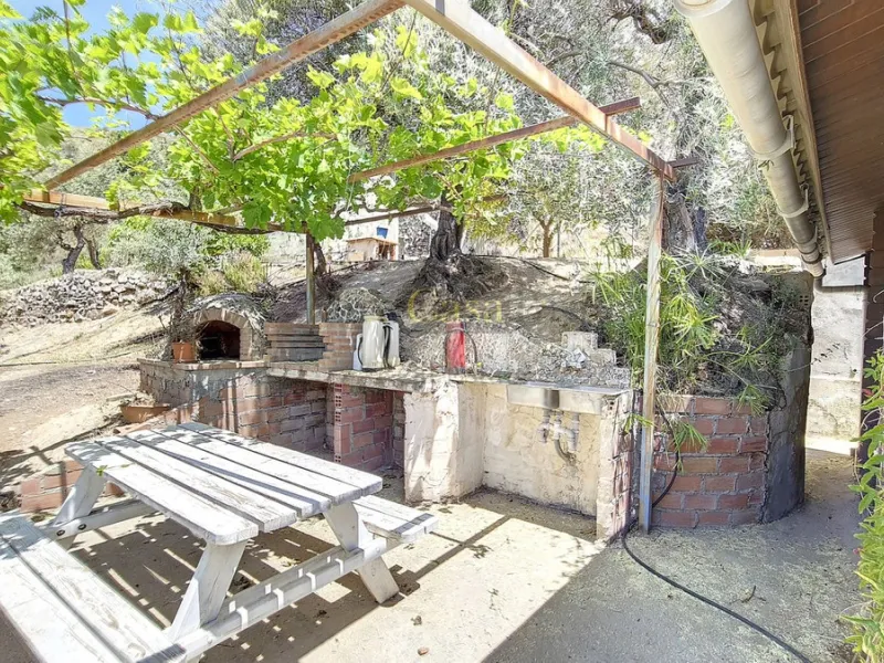 House - Detached Villa в продаже в Canillas de Albaida, Málaga. В доме 4 спален и 2 ванных комнат. Площадь дома 331 м². Площадь участка 8750 м²