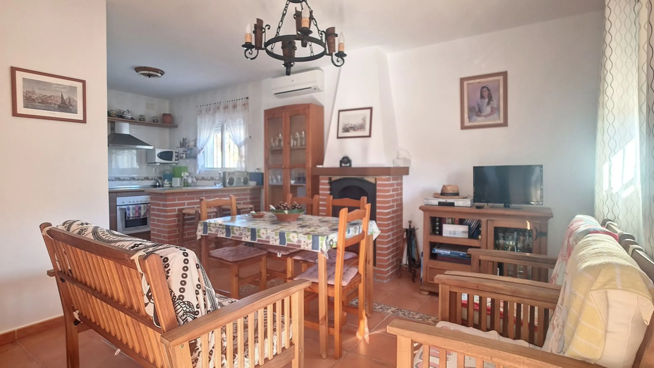 Charming Country Retreat with Pool and Orchard near Corumbuela