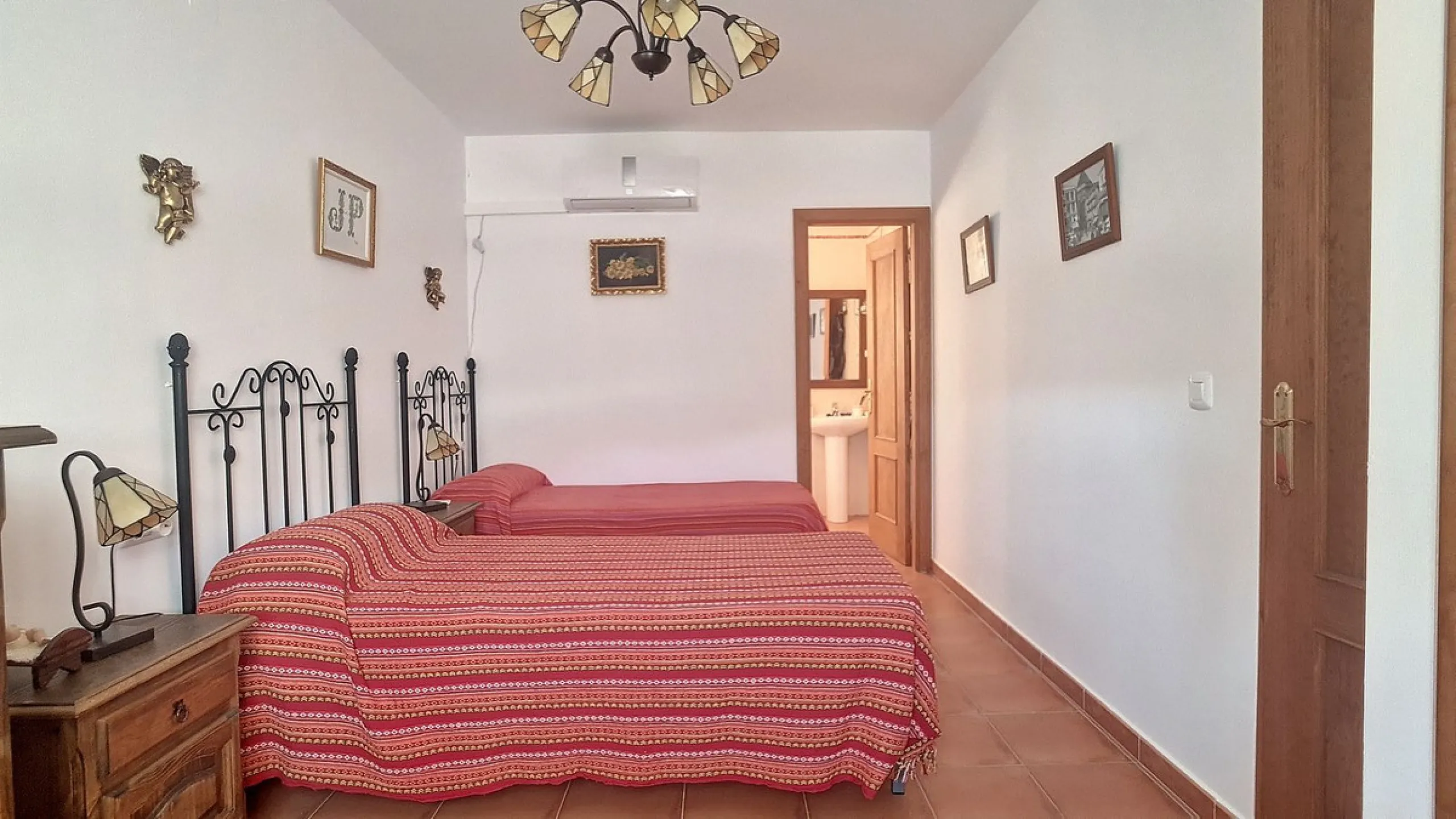 Charming Country Retreat with Pool and Orchard near Corumbuela