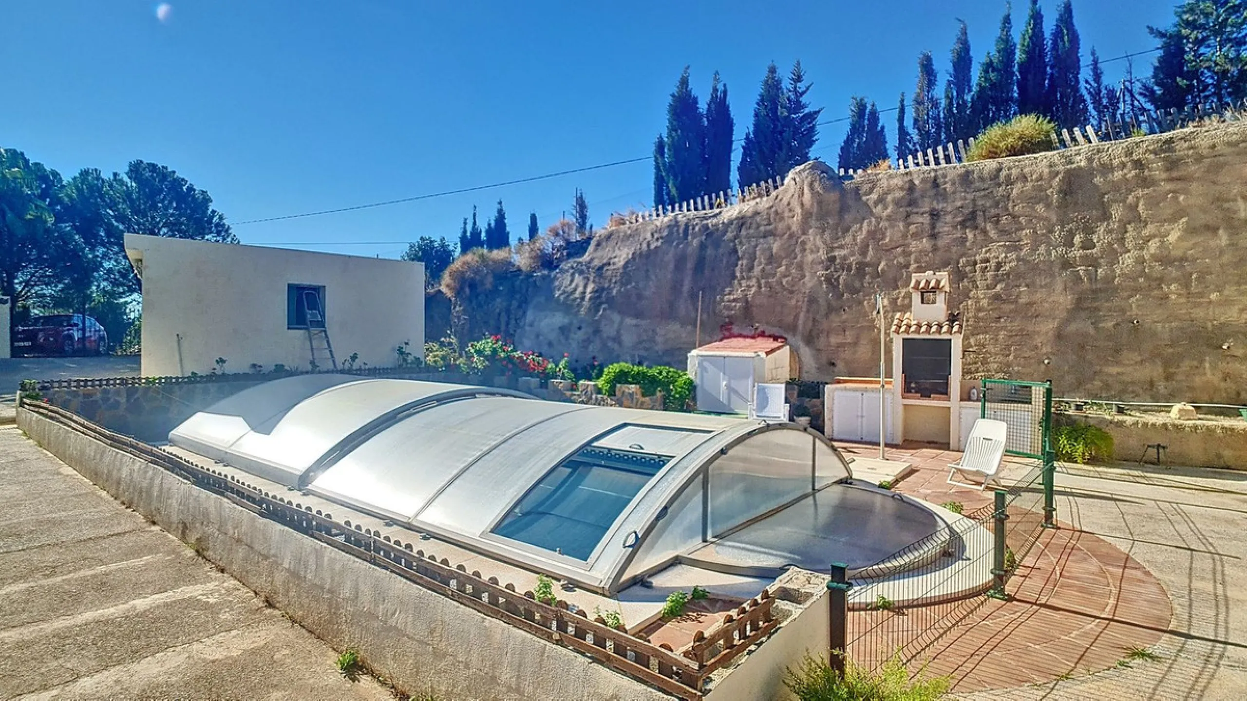 Charming Country Retreat with Pool and Orchard near Corumbuela