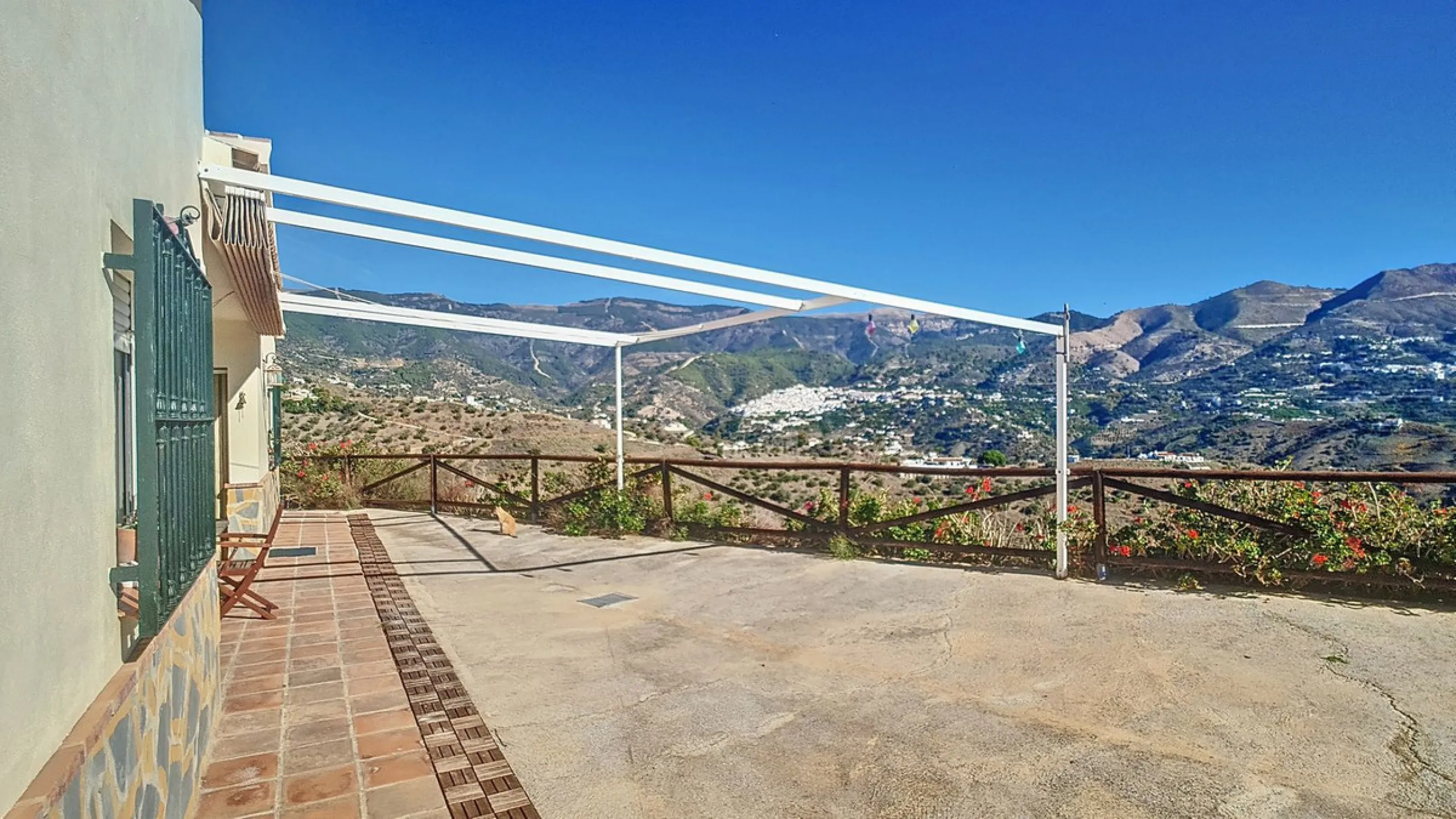Charming Country Retreat with Pool and Orchard near Corumbuela