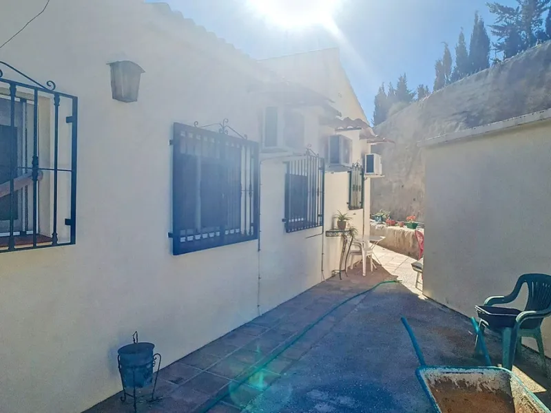 Charming Country Retreat with Pool and Orchard near Corumbuela