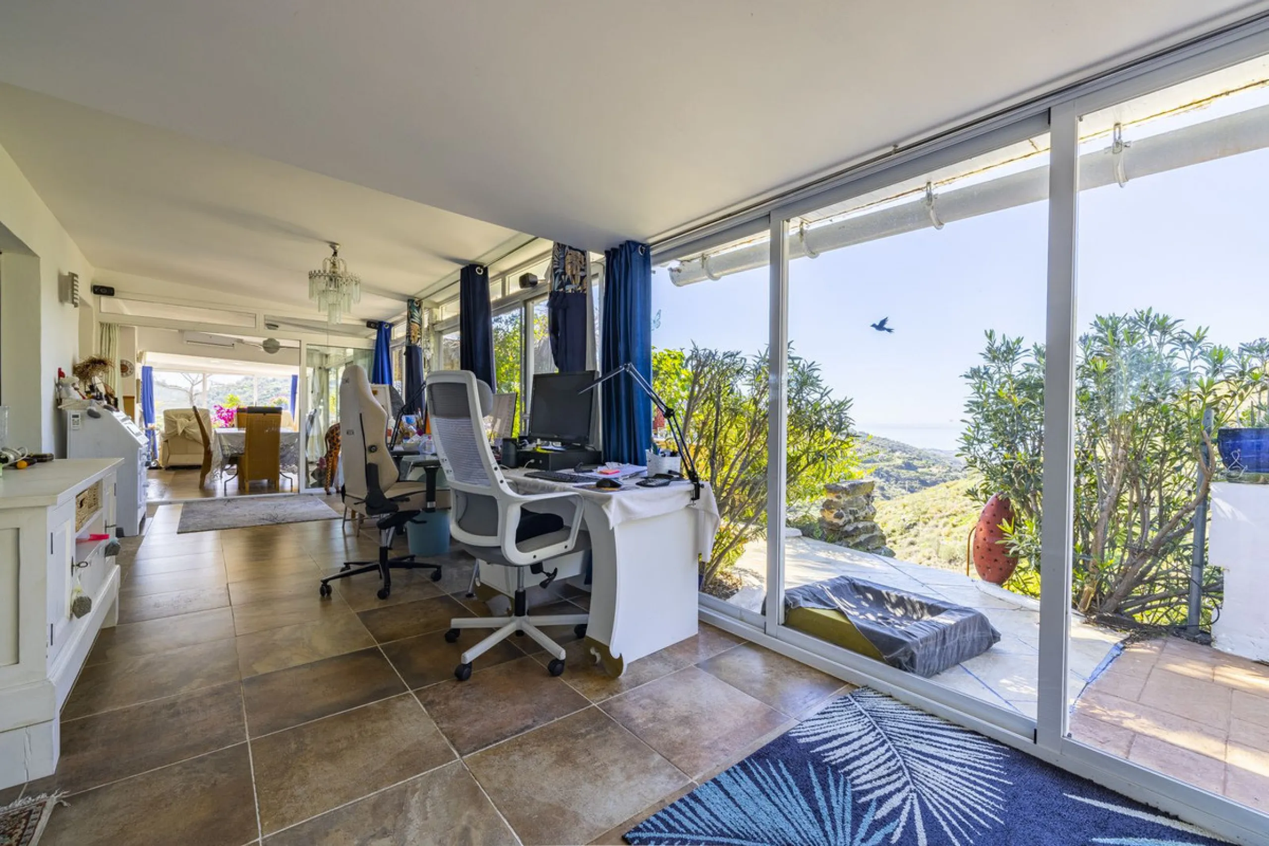 House - Detached Villa в продаже в Arenas, Málaga. В доме 3 спален и 2 ванных комнат. Площадь дома 220 м². Площадь участка 5525 м²