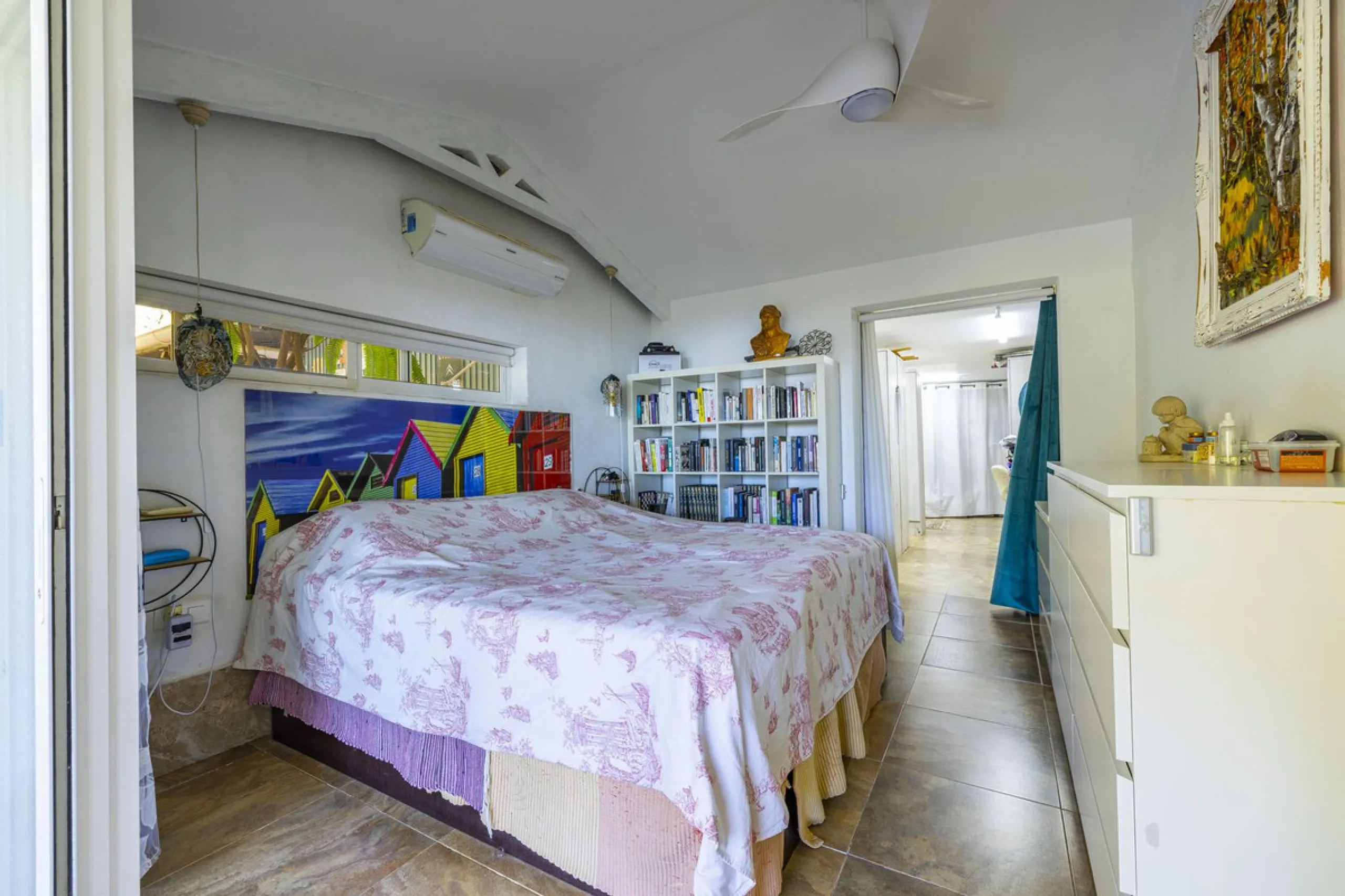 House - Detached Villa в продаже в Arenas, Málaga. В доме 3 спален и 2 ванных комнат. Площадь дома 220 м². Площадь участка 5525 м²