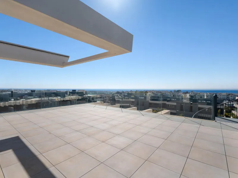 Apartment - Penthouse в продаже в Estepona, Málaga. В доме 3 спален и 2 ванных комнат. Площадь дома 195 м²