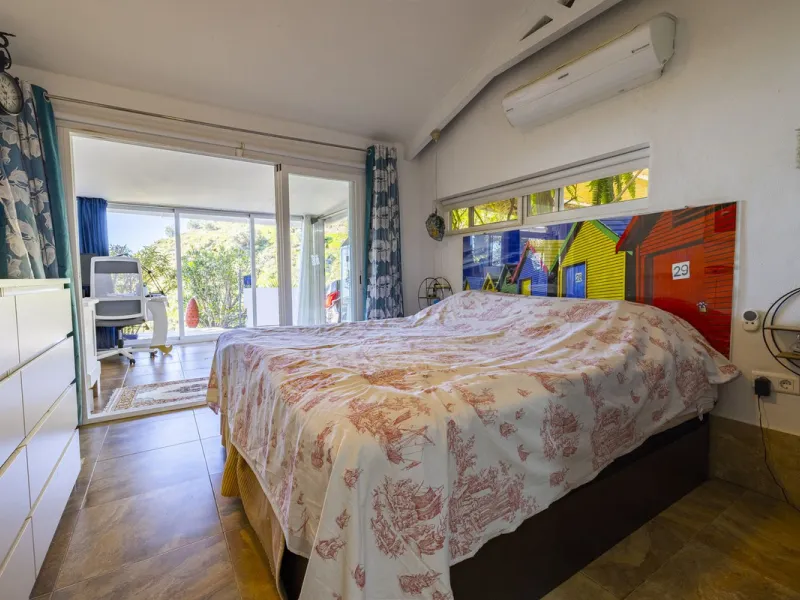 House - Detached Villa в продаже в Arenas, Málaga. В доме 3 спален и 2 ванных комнат. Площадь дома 220 м². Площадь участка 5525 м²