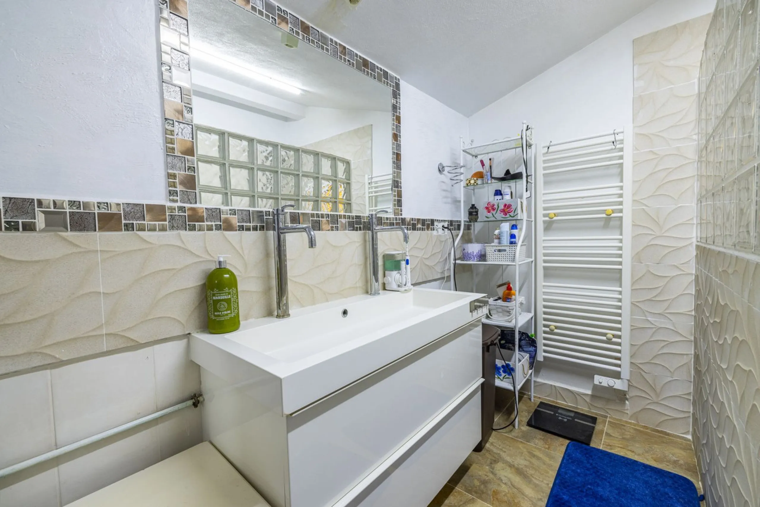 House - Detached Villa в продаже в Arenas, Málaga. В доме 3 спален и 2 ванных комнат. Площадь дома 220 м². Площадь участка 5525 м²
