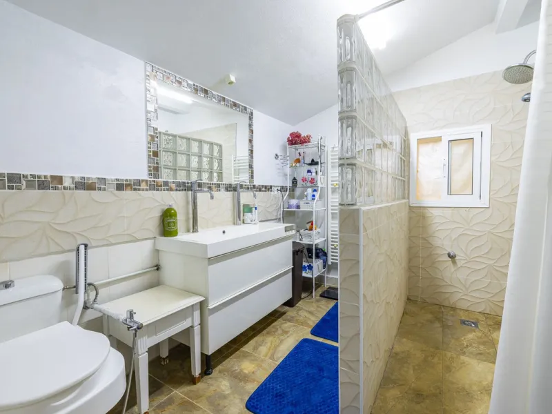 House - Detached Villa в продаже в Arenas, Málaga. В доме 3 спален и 2 ванных комнат. Площадь дома 220 м². Площадь участка 5525 м²
