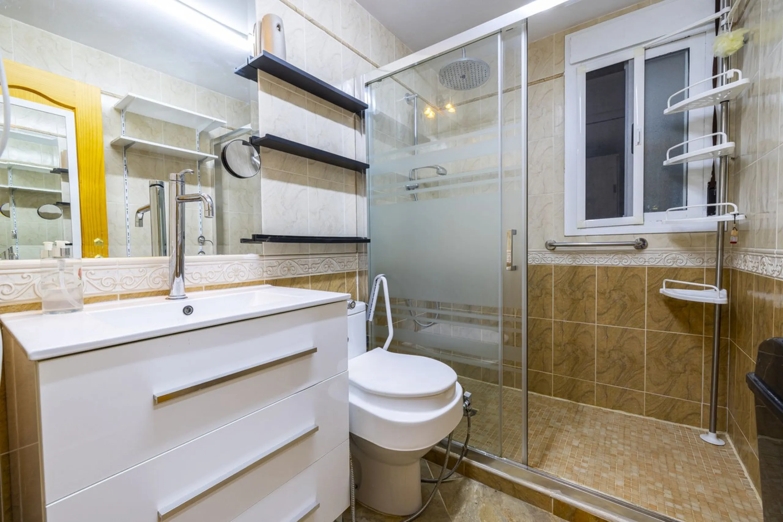 House - Detached Villa в продаже в Arenas, Málaga. В доме 3 спален и 2 ванных комнат. Площадь дома 220 м². Площадь участка 5525 м²