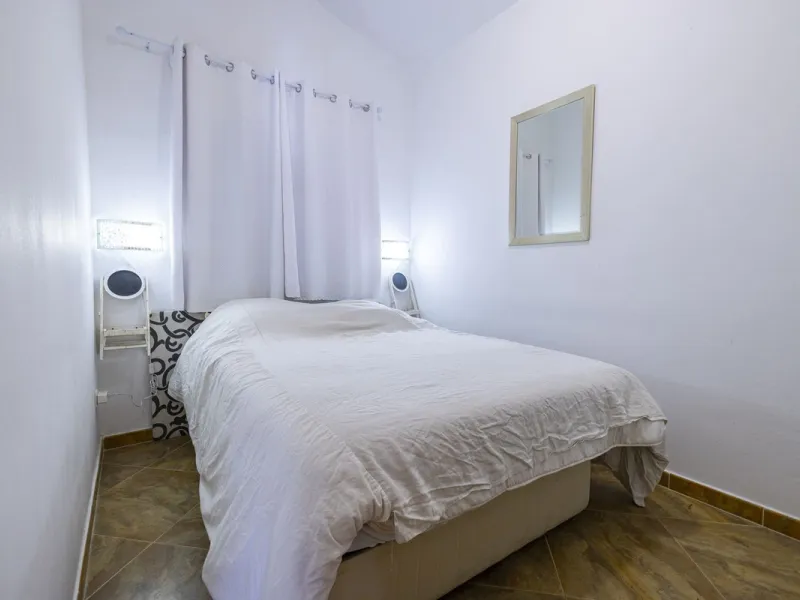 House - Detached Villa в продаже в Arenas, Málaga. В доме 3 спален и 2 ванных комнат. Площадь дома 220 м². Площадь участка 5525 м²