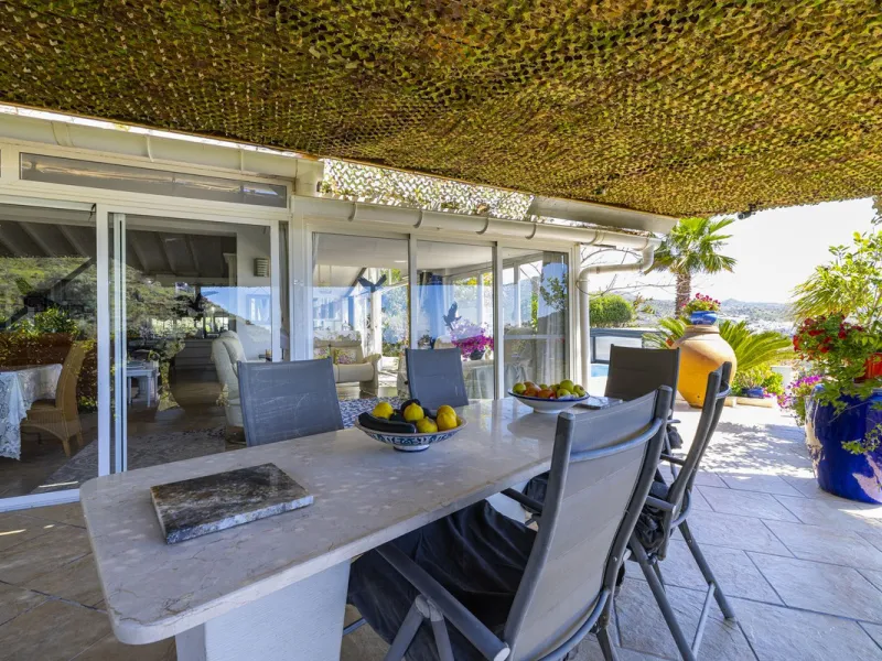 House - Detached Villa в продаже в Arenas, Málaga. В доме 3 спален и 2 ванных комнат. Площадь дома 220 м². Площадь участка 5525 м²