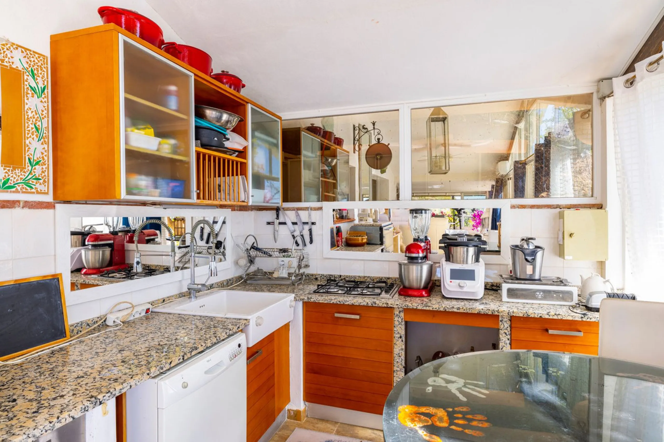 House - Detached Villa в продаже в Arenas, Málaga. В доме 3 спален и 2 ванных комнат. Площадь дома 220 м². Площадь участка 5525 м²
