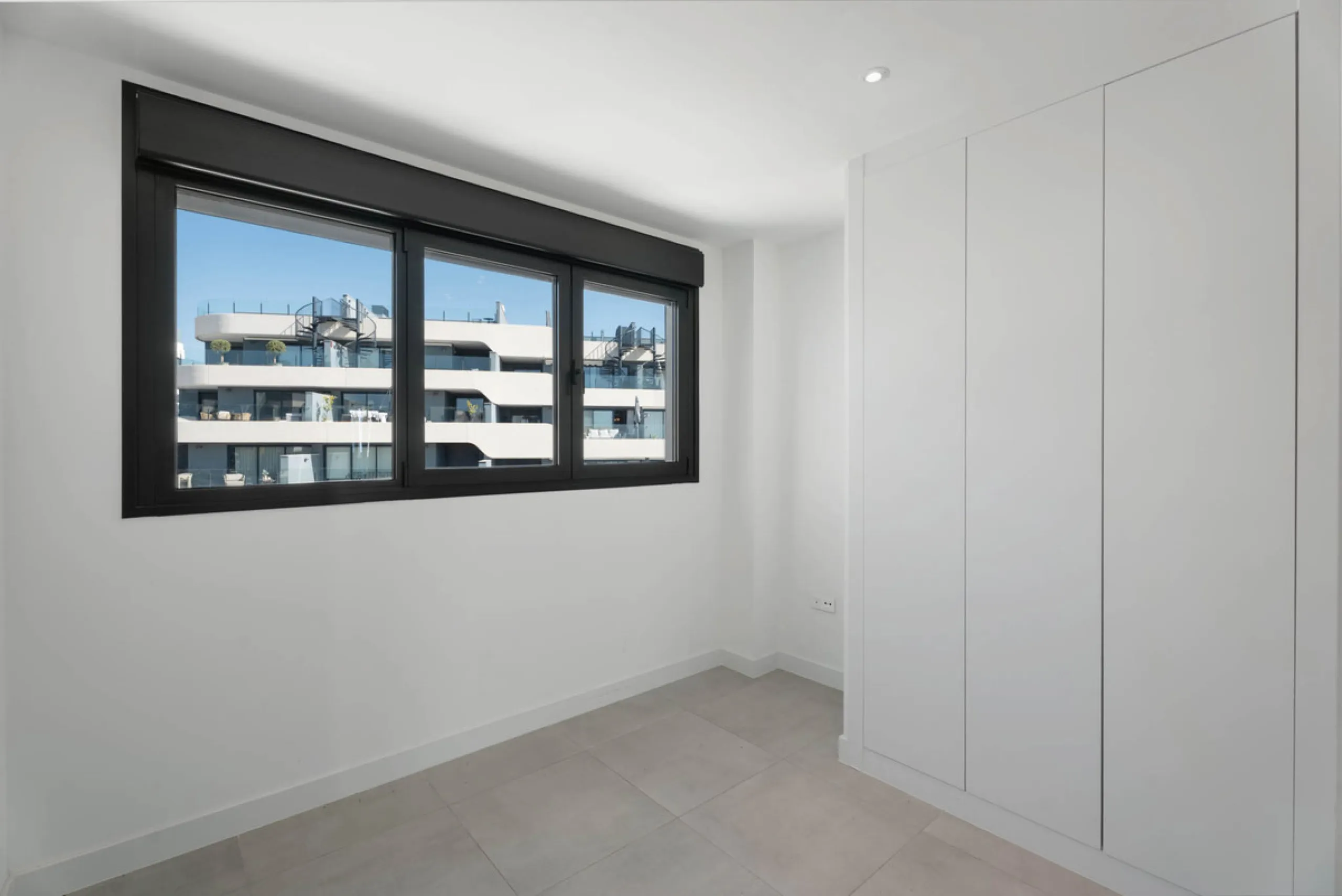 Apartment - Penthouse в продаже в Estepona, Málaga. В доме 3 спален и 2 ванных комнат. Площадь дома 195 м²