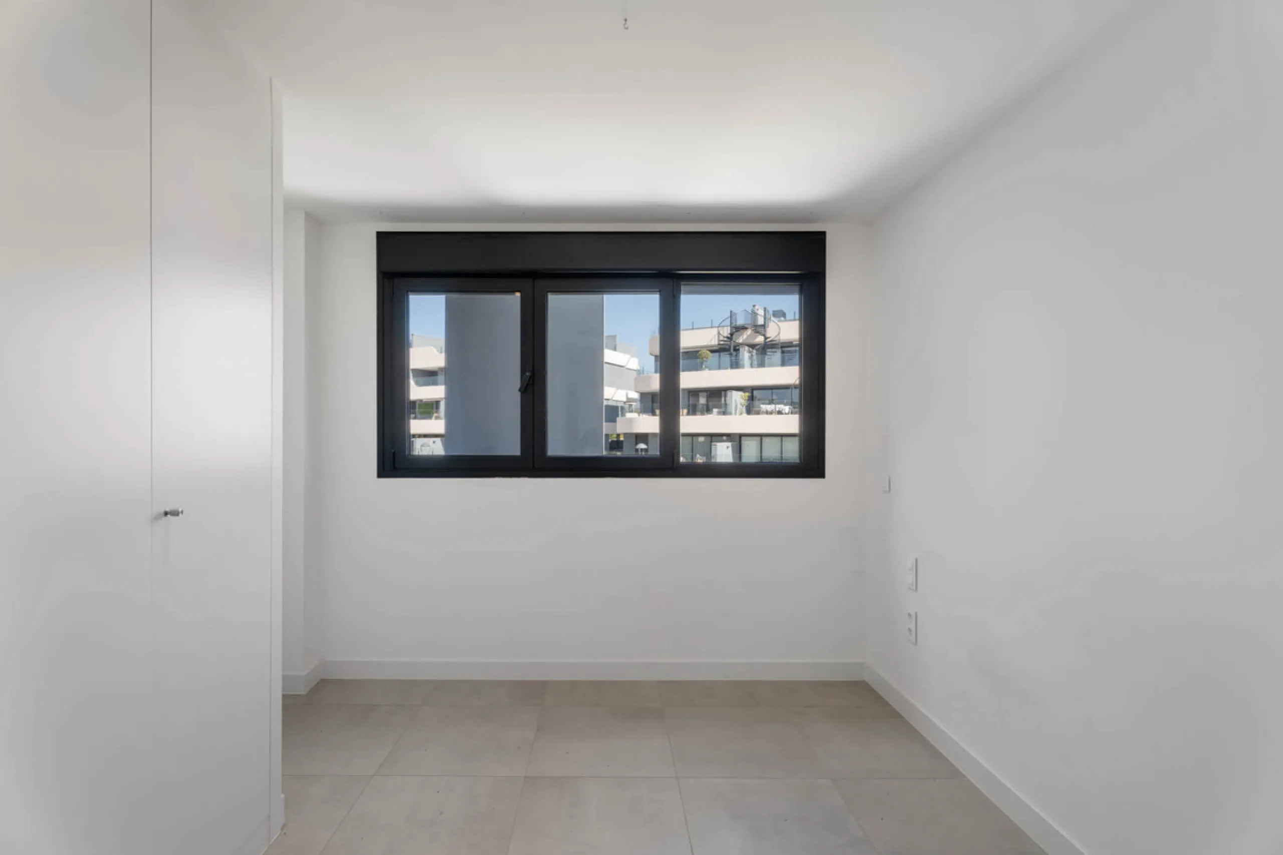 Apartment - Penthouse в продаже в Estepona, Málaga. В доме 3 спален и 2 ванных комнат. Площадь дома 195 м²