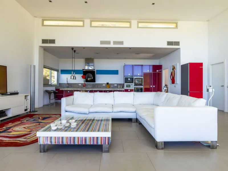 Prestigious Seaview Estate in Sayalonga – A Masterpiece of Luxury and Serenity