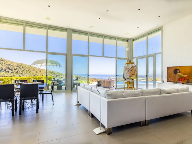 Prestigious Seaview Estate in Sayalonga – A Masterpiece of Luxury and Serenity