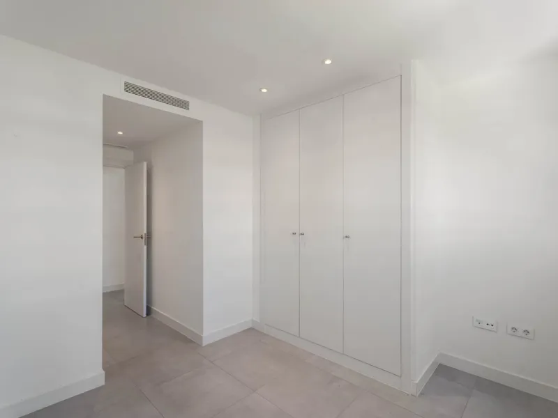 Apartment - Penthouse в продаже в Estepona, Málaga. В доме 3 спален и 2 ванных комнат. Площадь дома 195 м²