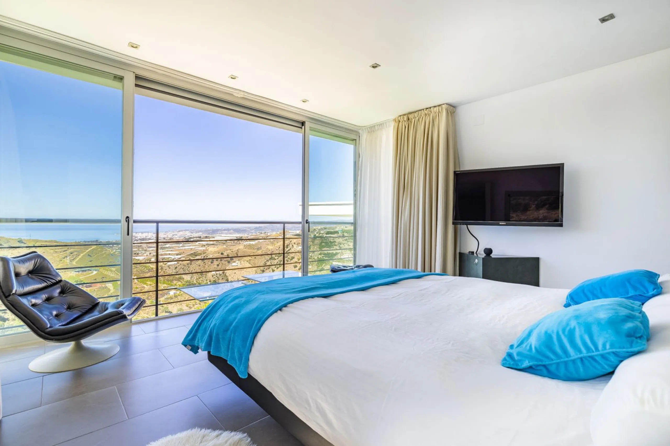 Prestigious Seaview Estate in Sayalonga – A Masterpiece of Luxury and Serenity