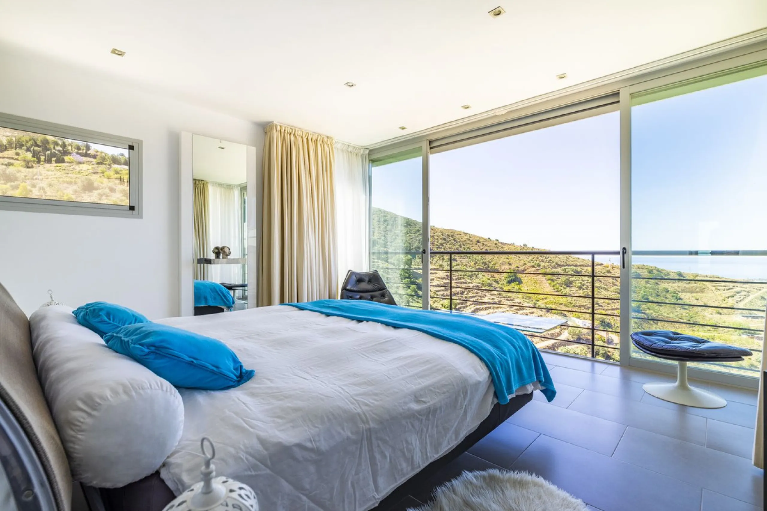 Prestigious Seaview Estate in Sayalonga – A Masterpiece of Luxury and Serenity