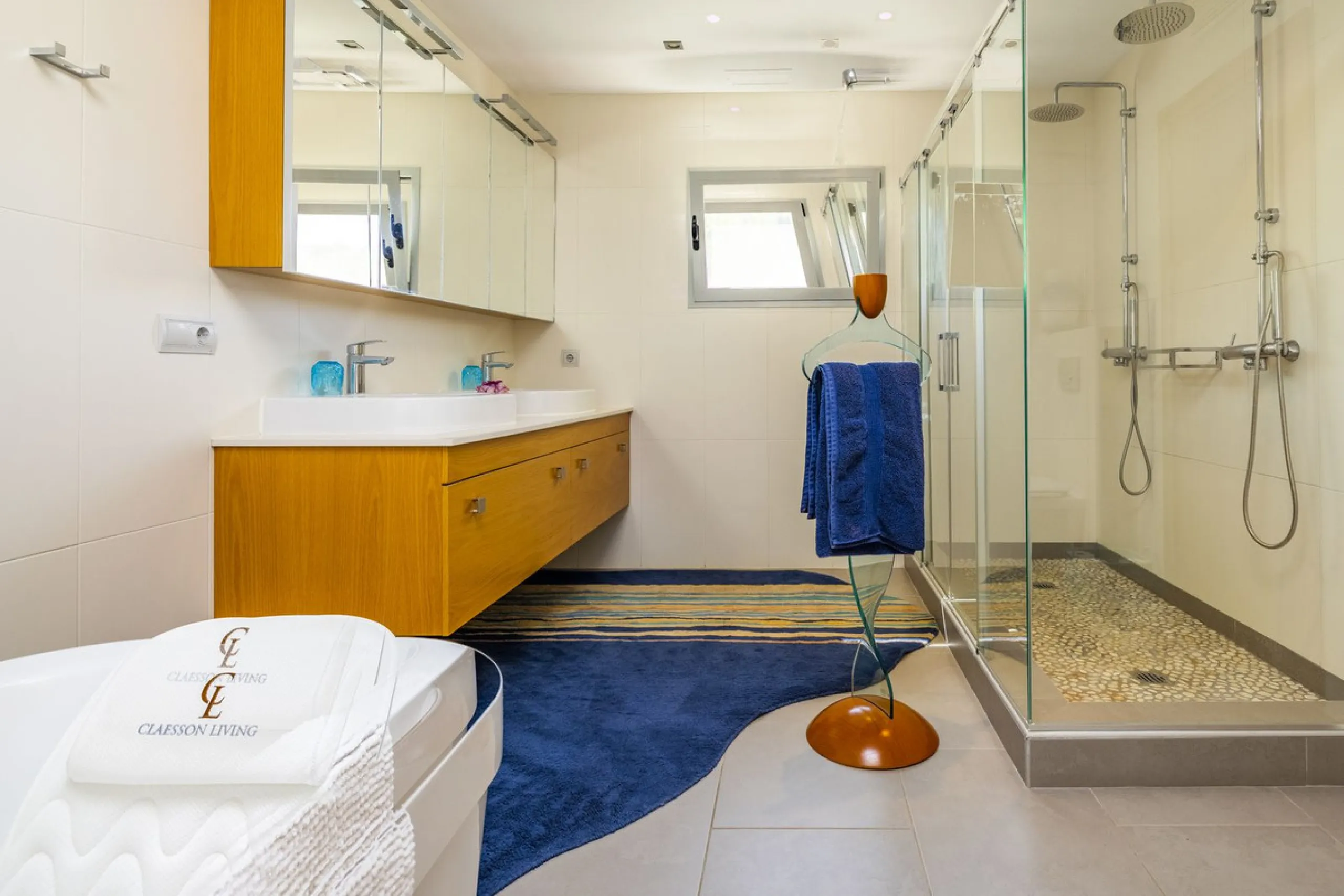 Prestigious Seaview Estate in Sayalonga – A Masterpiece of Luxury and Serenity