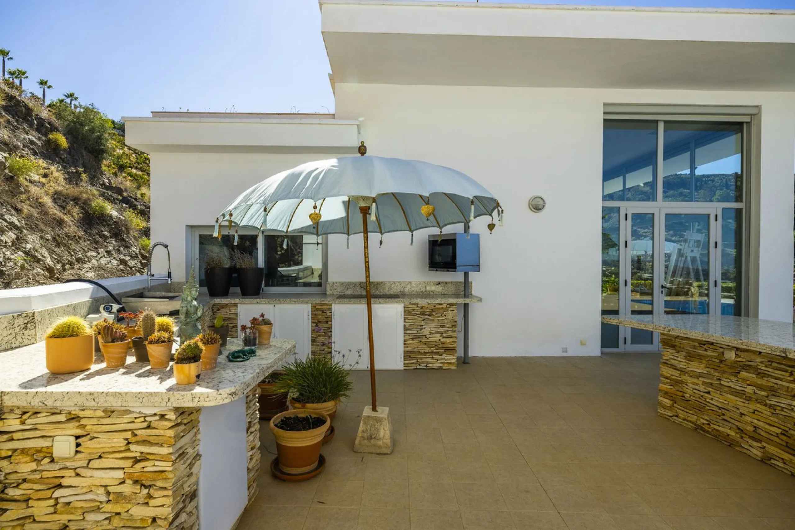 Prestigious Seaview Estate in Sayalonga – A Masterpiece of Luxury and Serenity