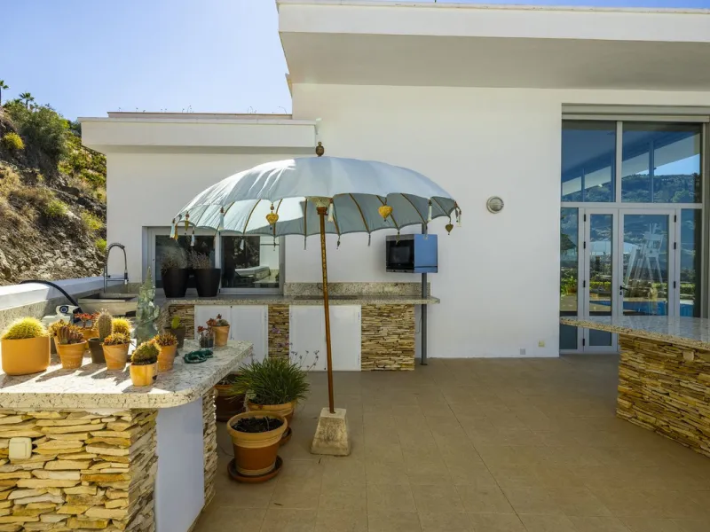 Prestigious Seaview Estate in Sayalonga – A Masterpiece of Luxury and Serenity
