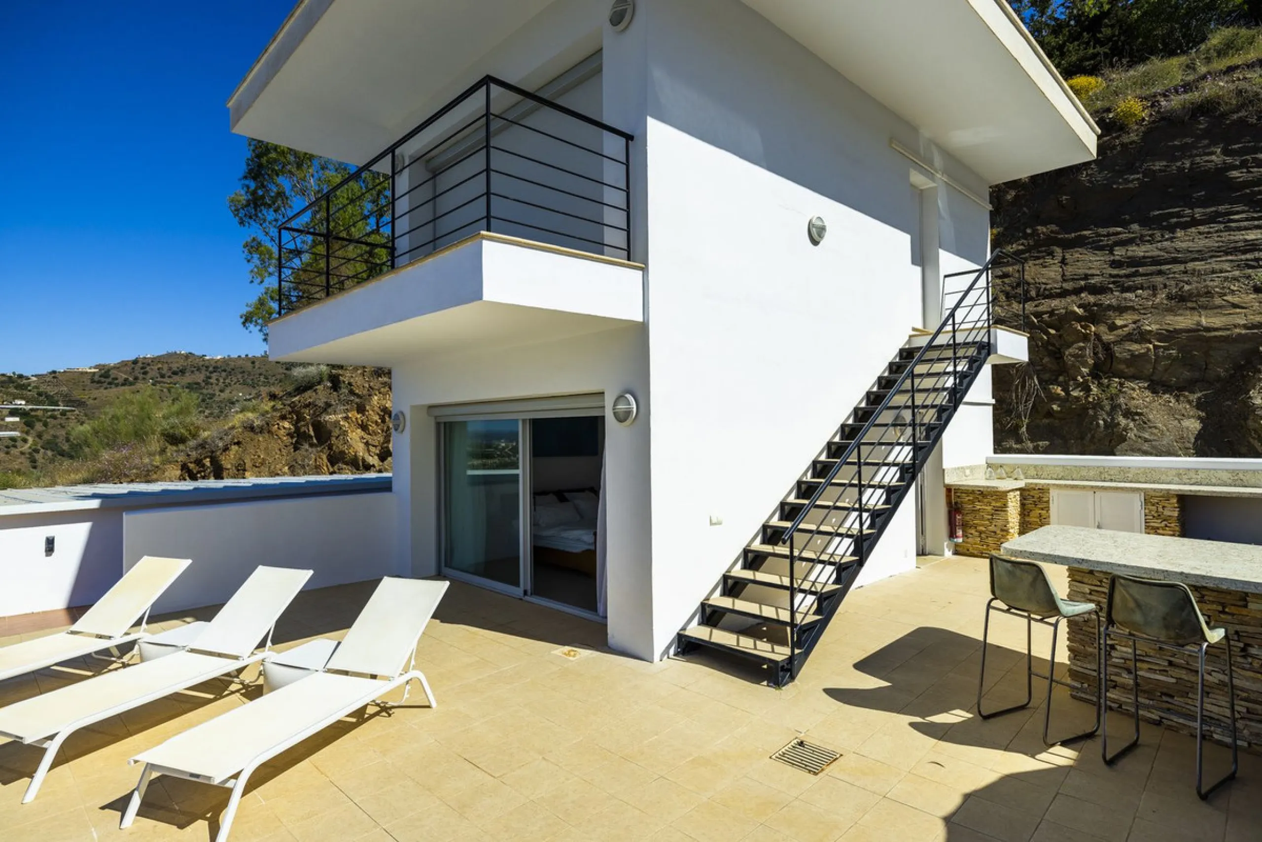 Prestigious Seaview Estate in Sayalonga – A Masterpiece of Luxury and Serenity