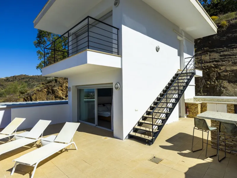 Prestigious Seaview Estate in Sayalonga – A Masterpiece of Luxury and Serenity