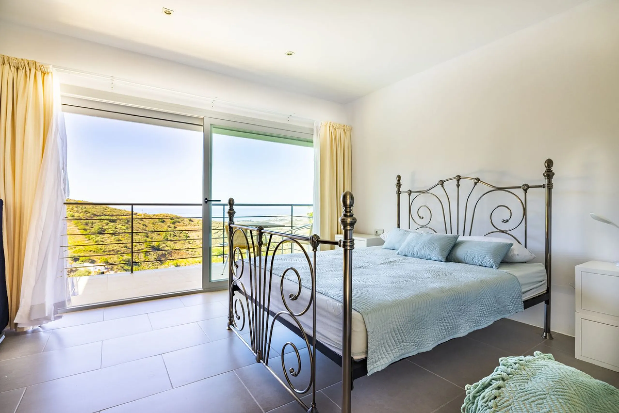 Prestigious Seaview Estate in Sayalonga – A Masterpiece of Luxury and Serenity