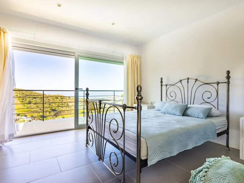 Prestigious Seaview Estate in Sayalonga – A Masterpiece of Luxury and Serenity