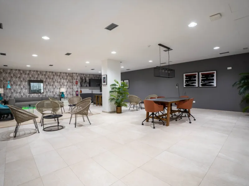 Apartment - Penthouse в продаже в Estepona, Málaga. В доме 3 спален и 2 ванных комнат. Площадь дома 195 м²