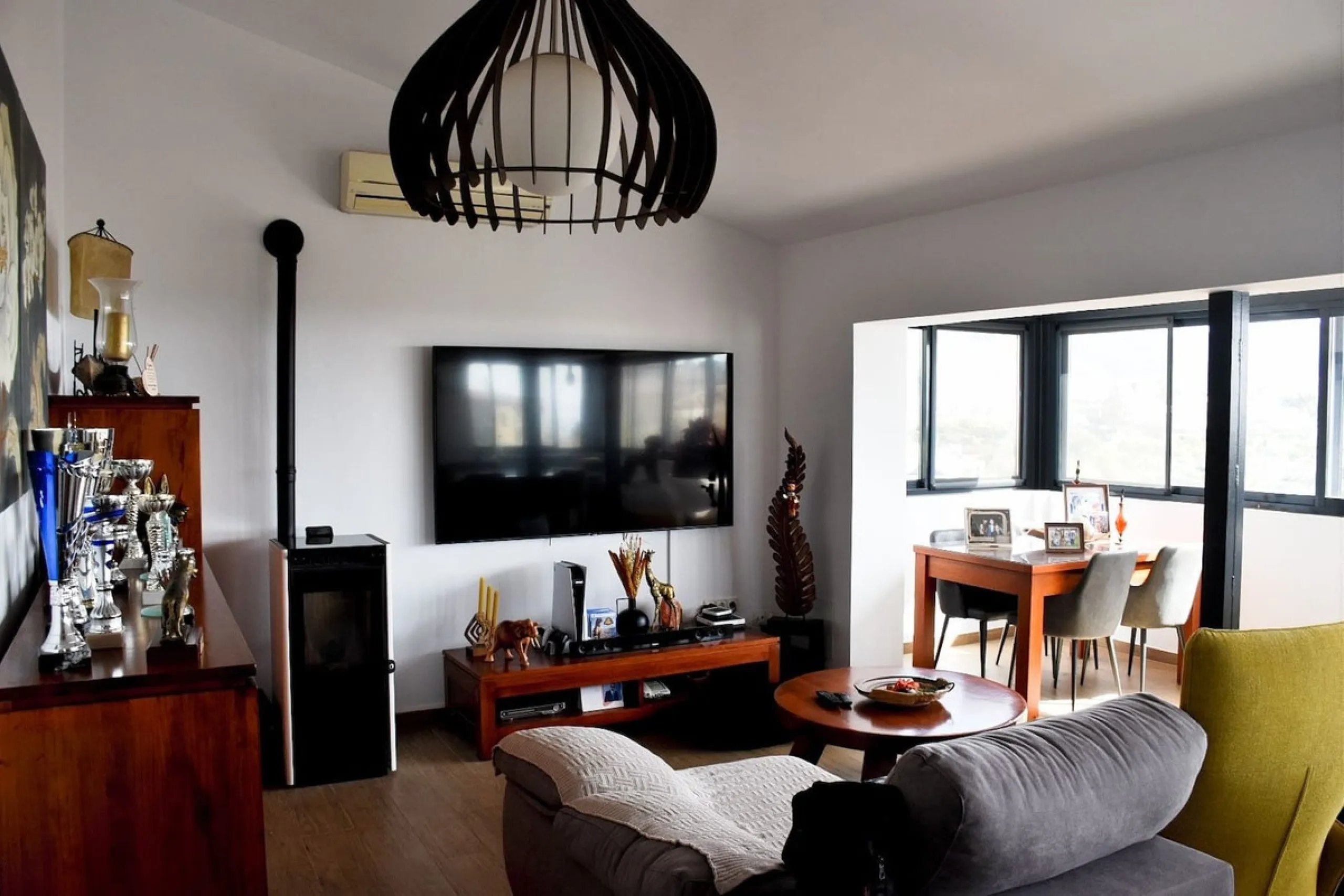 House - Detached Villa в продаже в Nerja, Málaga. В доме 3 спален и 2 ванных комнат. Площадь дома 144 м². Площадь участка 284 м²