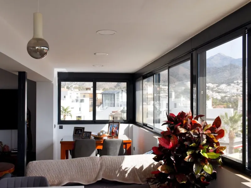 House - Detached Villa в продаже в Nerja, Málaga. В доме 3 спален и 2 ванных комнат. Площадь дома 144 м². Площадь участка 284 м²