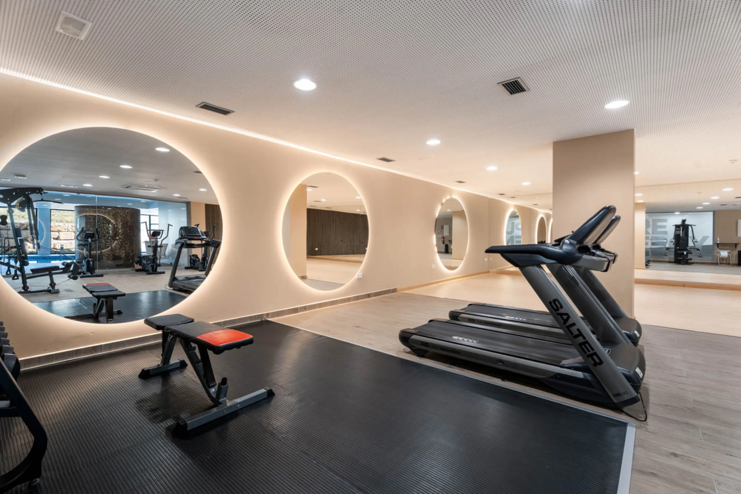 Apartment - Penthouse в продаже в Estepona, Málaga. В доме 3 спален и 2 ванных комнат. Площадь дома 195 м²